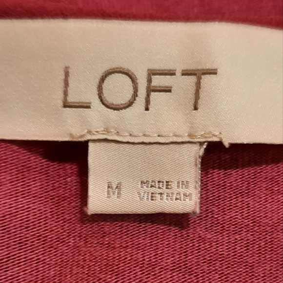 Loft Blouse Womans Medium Plum Purple Long Sleeve Lightweight Flowy V-neck - Picture 6 of 6